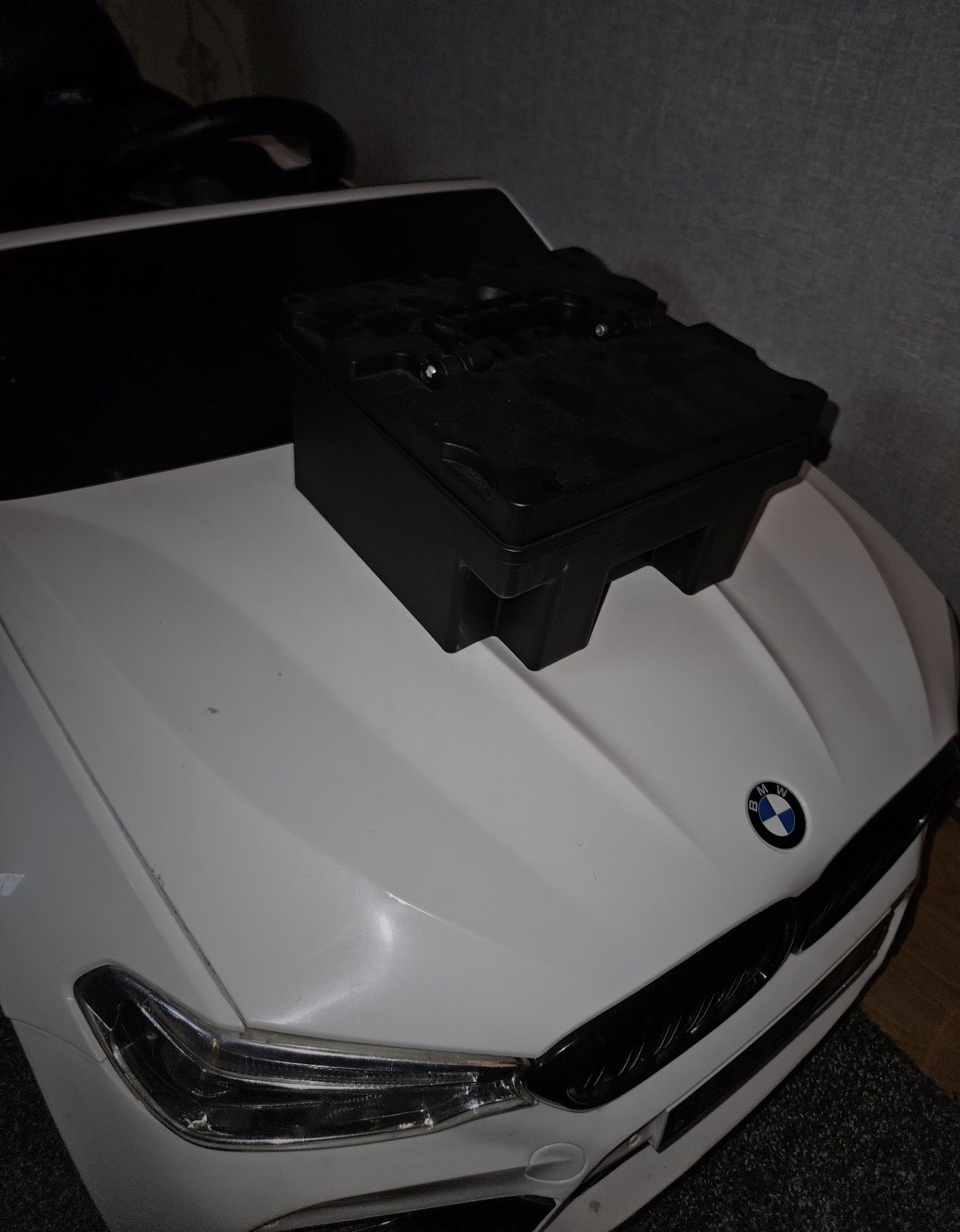 Pojazd BMW DRIFT M5 Biały, Napęd o mocy  25000RPM, Prędkość 15km/h