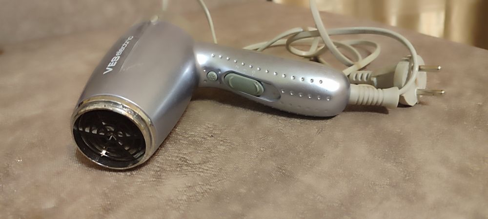 Маленький дорожный фен.