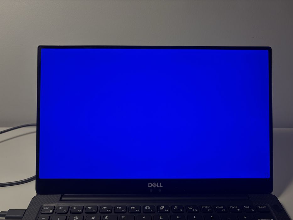 Dell XPS 13 9370 • i7/8GB RAM/256GB SSD • Windows 11 Pro
