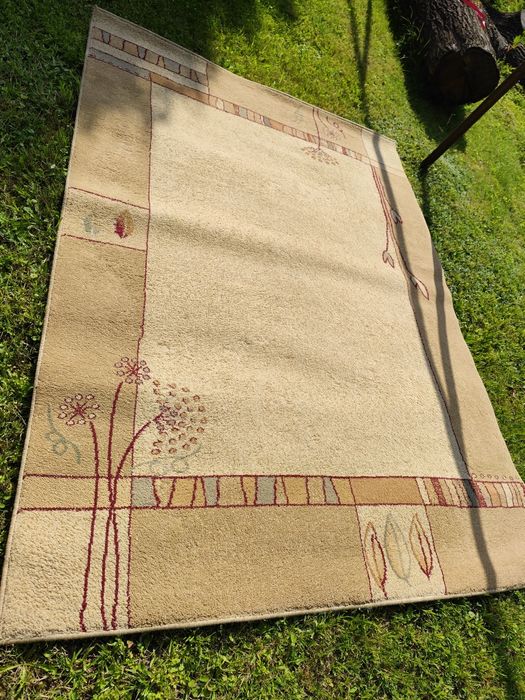 Dywan  o wymiarach 160/220