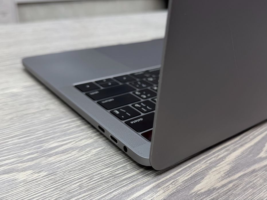 MacBook Pro 13  i5 / RAM 8 / SSD 256 GB / Space Grey / 2018
