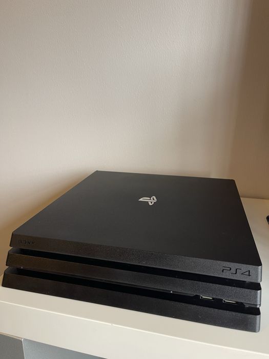 Play Station 4 Pro 1 TB