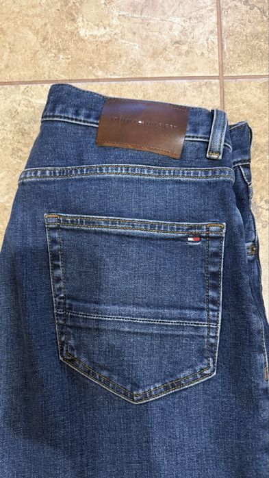 Джинсы Тommy новые 2200 гр.