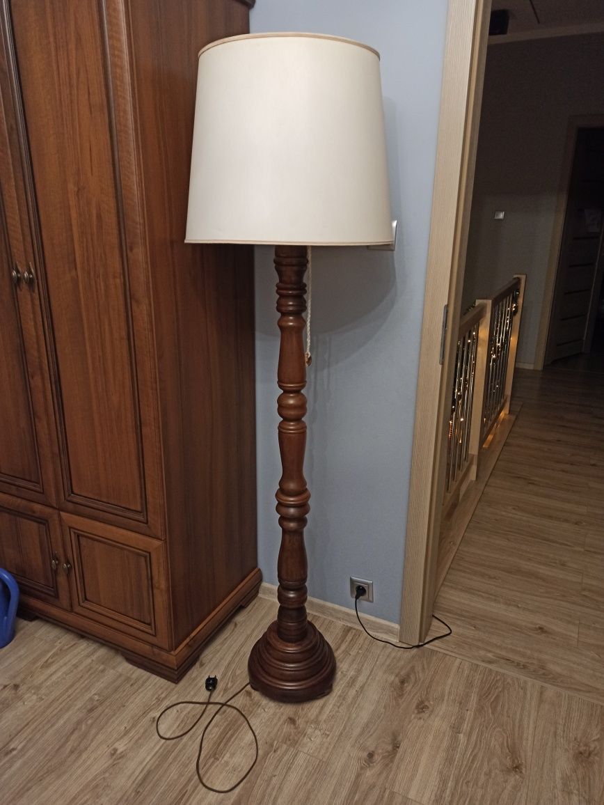 Lampa stojąca antyk, drewniana