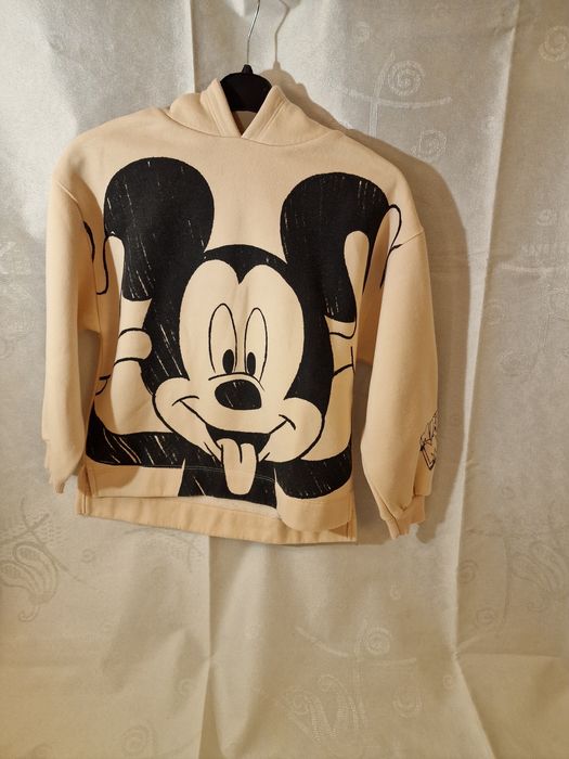 Hoodie e Sweatshirt quentinha Disney da Zara com capuz. Tamanho 9 anos