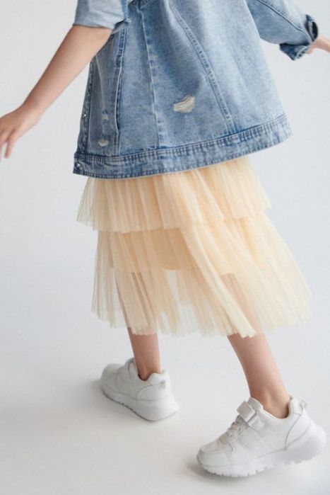 Reserved Tiulowa spódnica o rozszerzanym fasonie  rozmiar 158