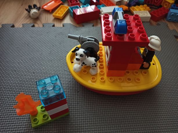 Klocki Lego Duplo łódka strażacka 10591