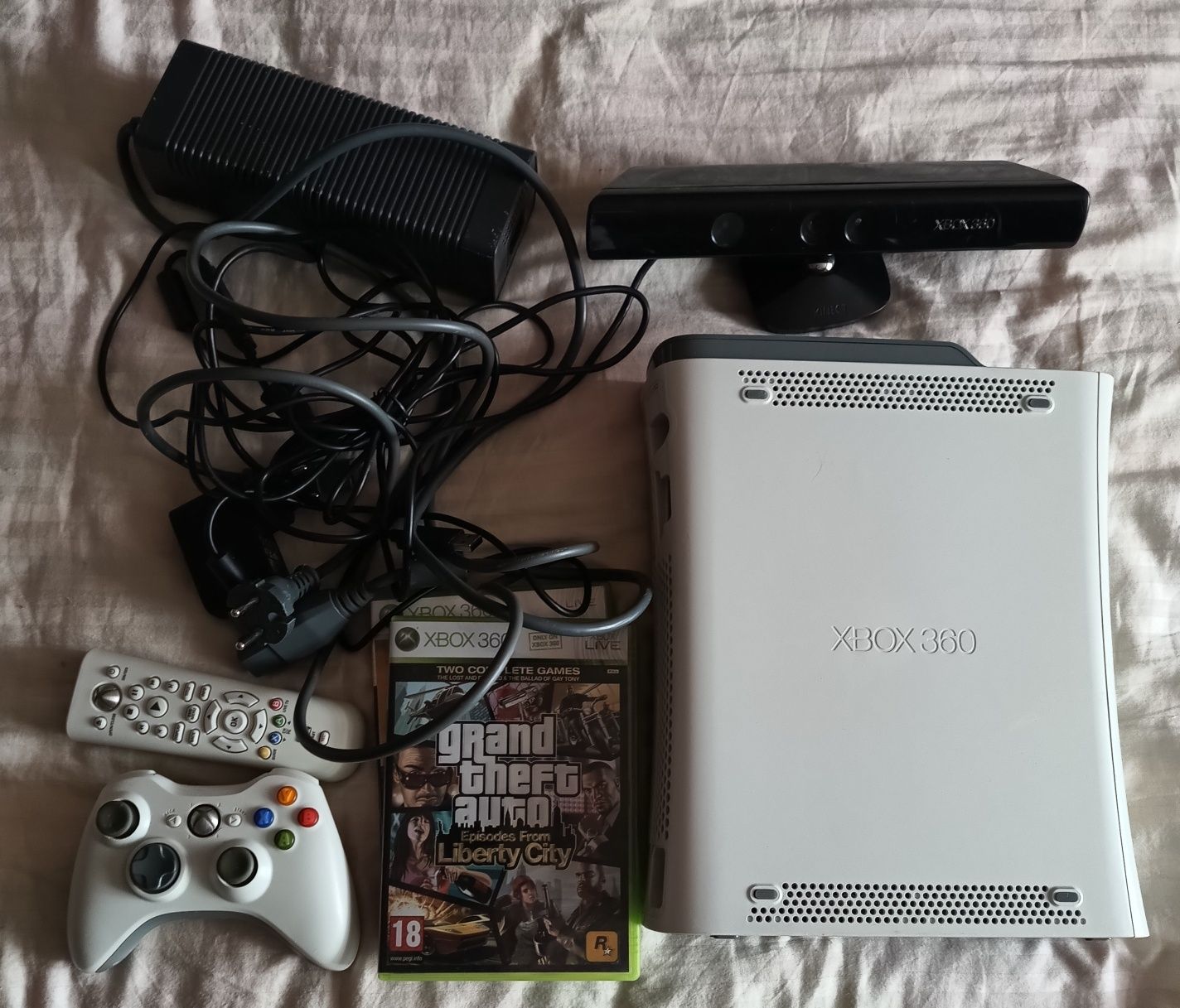 Продам игровую приставку  х box в рабочем состоянии.