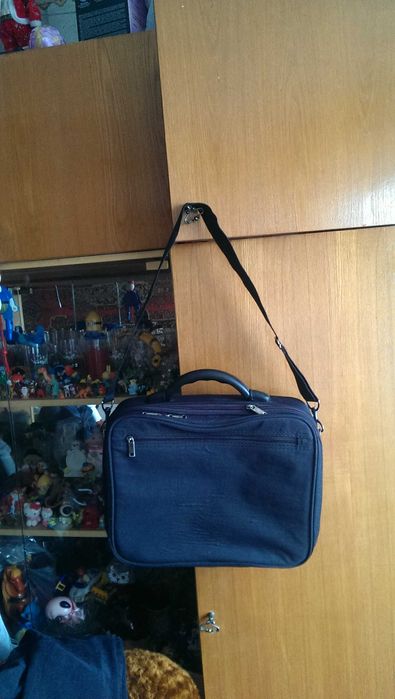 Сумка для ноутбука, чемодан