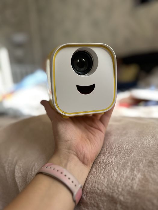 Проектор міні XPRO PANOPLUS SMILE L з підключенням до wi-fi