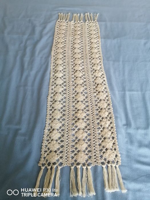 Naperon em renda feito à mão