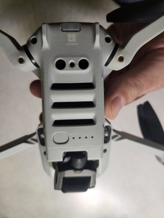Дрон dji 4 k mini , не працює, під ремонт