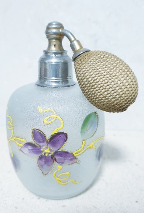 Lindo antigo frasco de perfume em vidro fosco esmaltado à mão