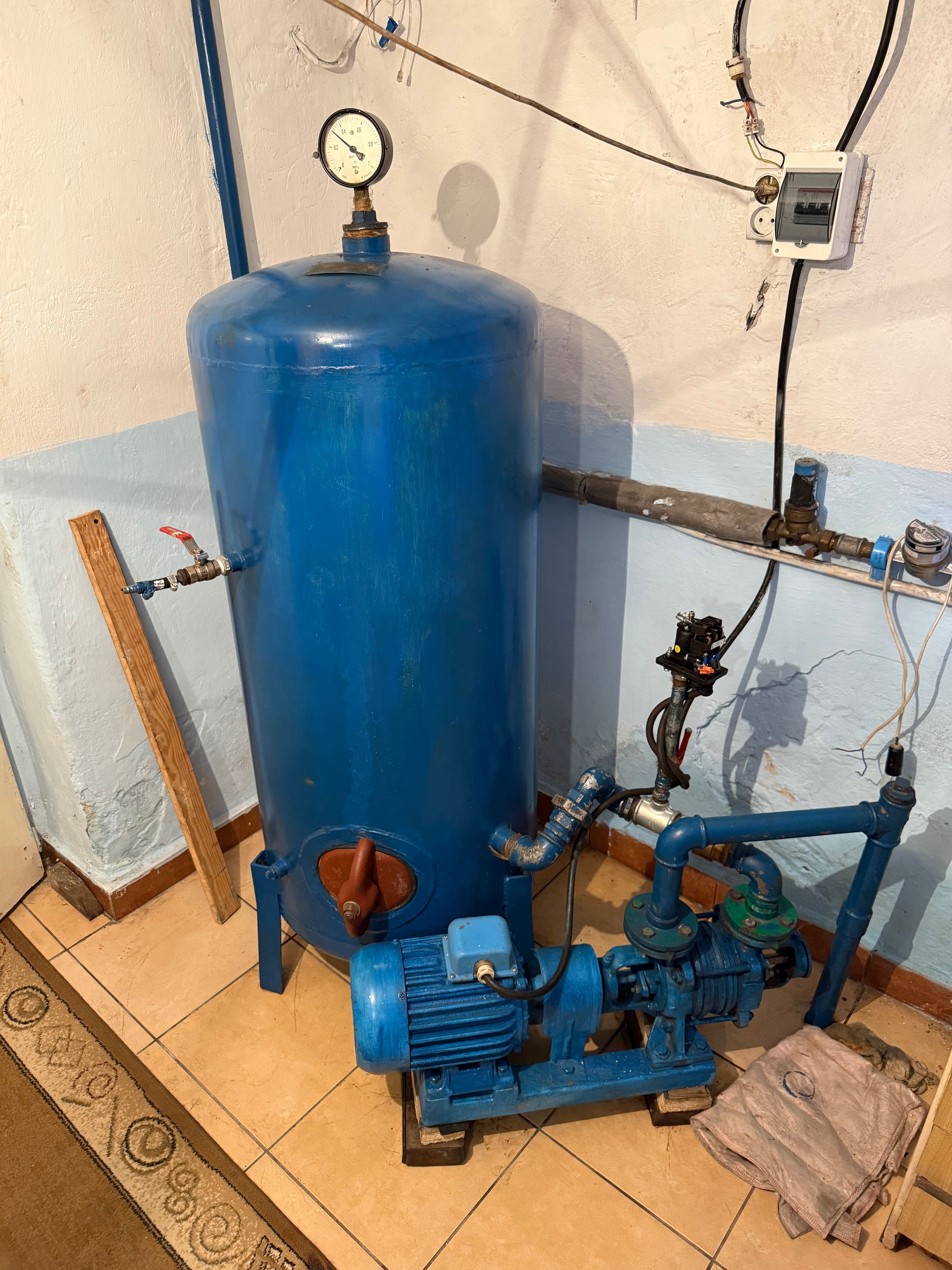 Zestaw hydroforowy – Pompa + Zbiornik ciśnieniowy