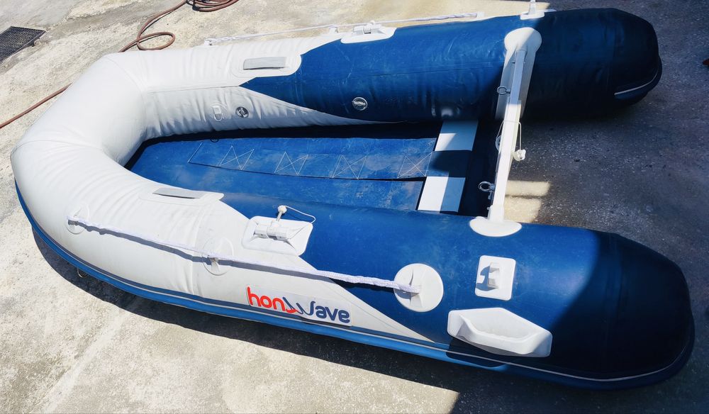 Barco insuflavel HonWave T40AE com motor