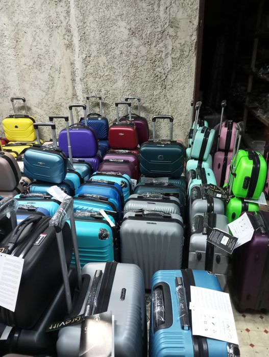 walizka kabinowa L na 4 kołach z abs podróżna