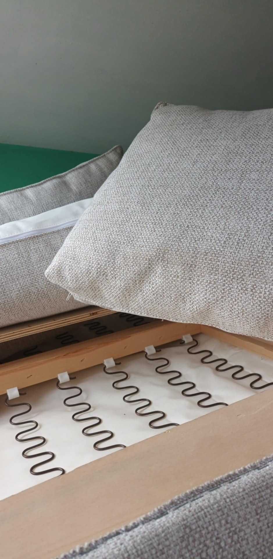 Sofá bege com chaise longue