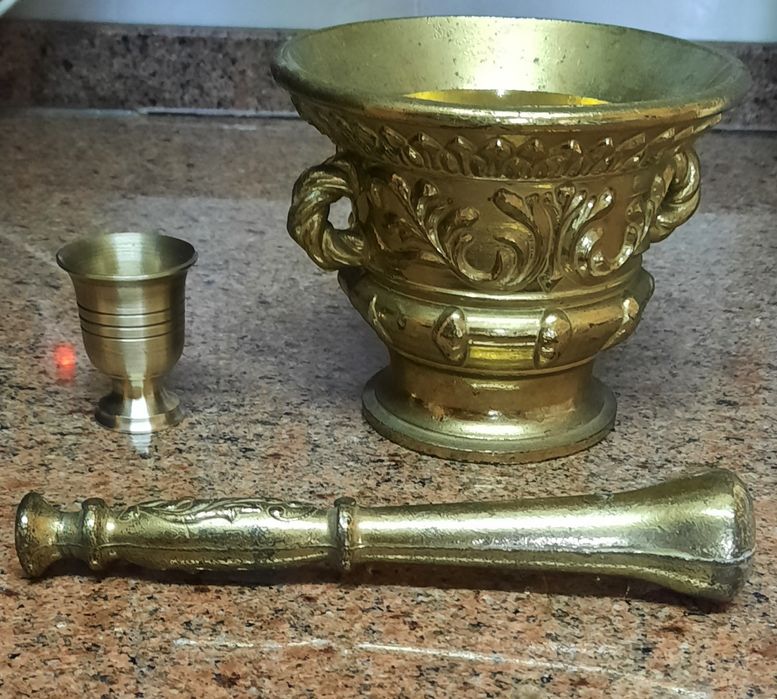 Almofariz, pilão e  mini-almofariz em bronze