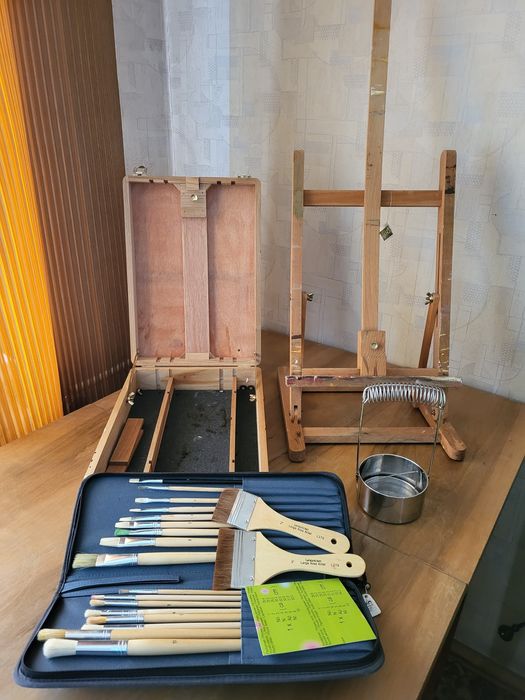 Zestaw do malowania sztaluga pędzle pudełko na farby