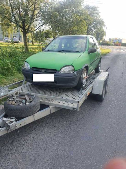 Opel Corsa B 1.2 benzyna 8 zaworowy, kolor zielony na części