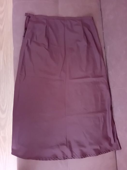 Saia direita, tamanho 42.