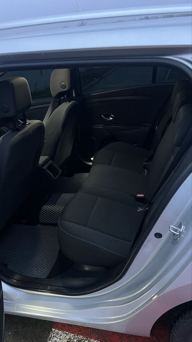 Продаю Рено Меган 3.