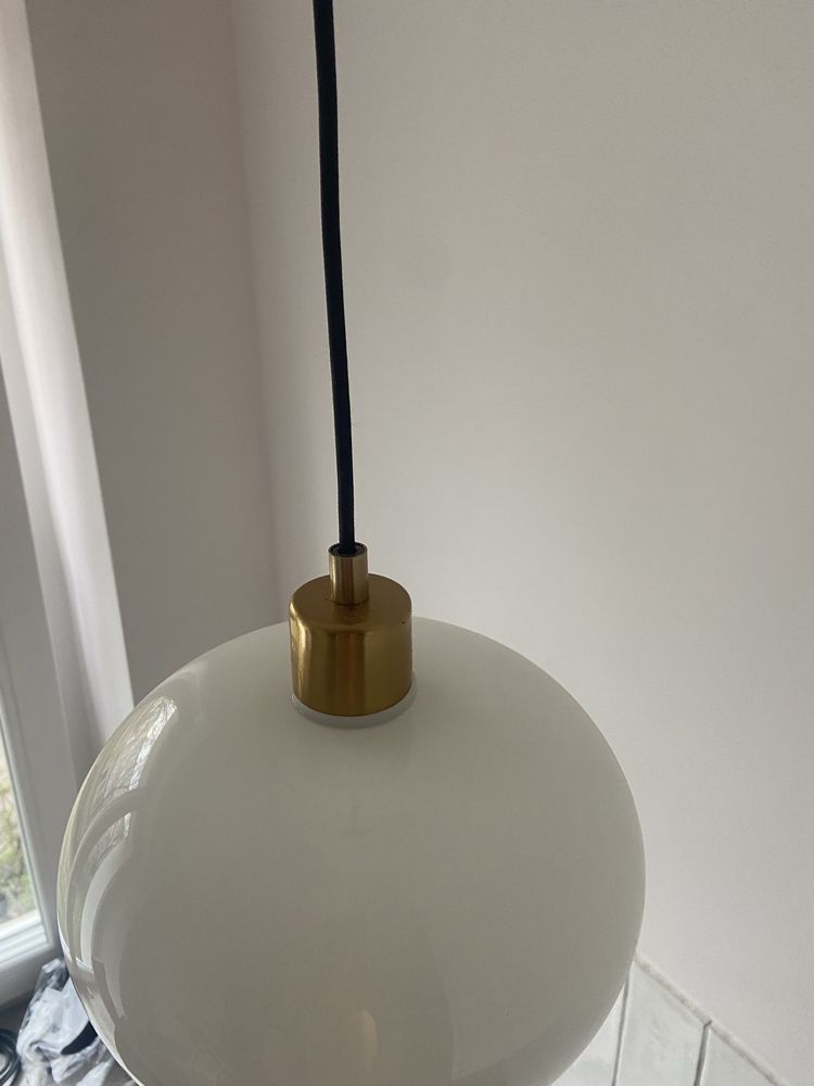 Wiszaca lampa klosz bialy lata 60 oprawa nowa ceramiczna