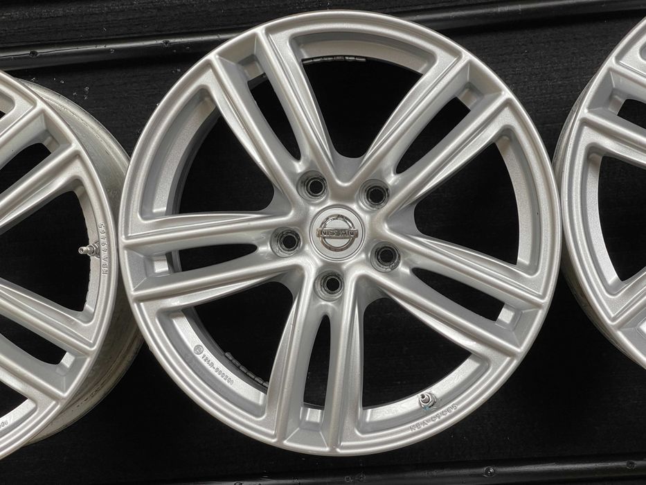 диски R17 7j ET45 5x114.3 dia66.1 NISSAN