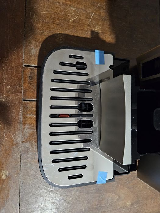 Máquina de Café Automática DELONGHI Magnifica Evo - Nova c/garantia