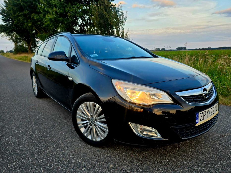 Opel Astra J 1.7cdti Zadbana Warta Uwagi ZAREJESTROWANA + HAK
