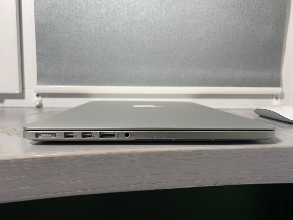 Macbook Pro 13 2015 i5 | 8Gb | 256ssd 181 цикл ідеал