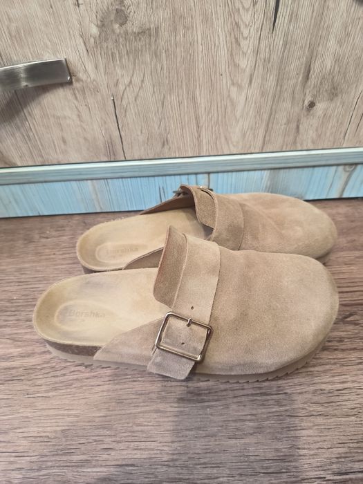 Шкіряні замшеві сабо bershka 25см