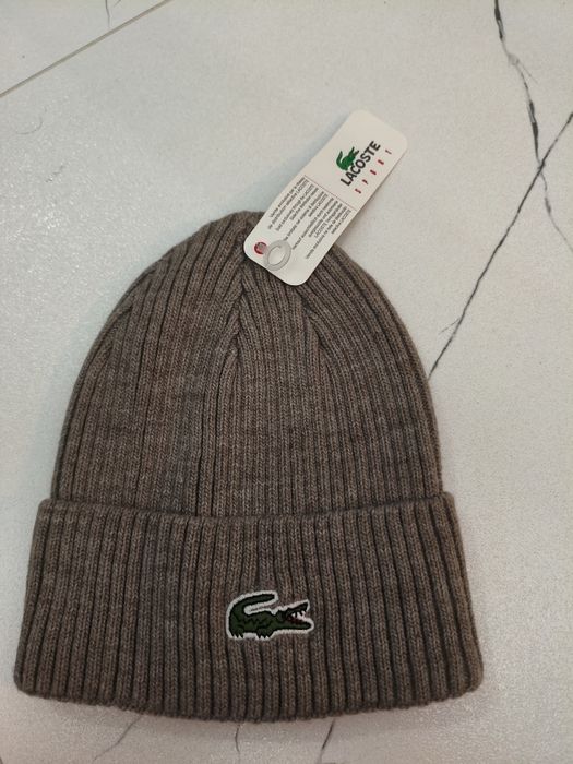 Czapka Lacoste !
