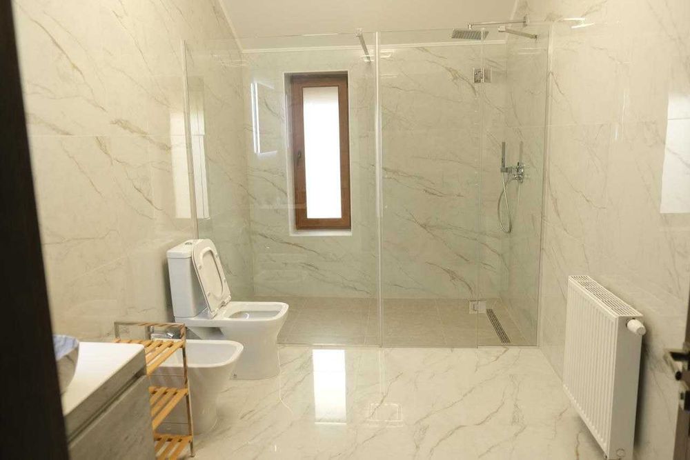 Готовий 4-к. будинок з дизайнерським ремонтом біля Буковелю