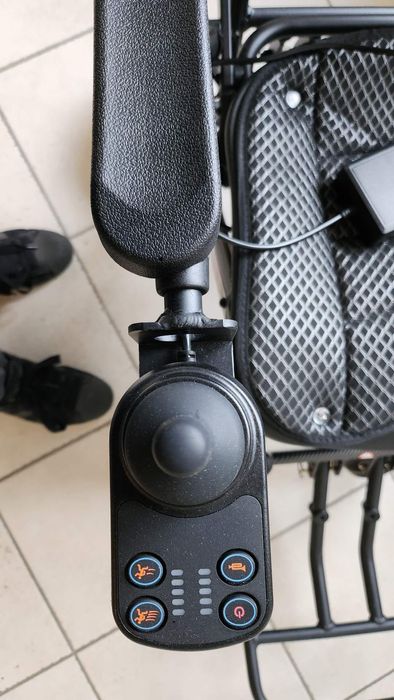 Wózek elektryczny 2 letni