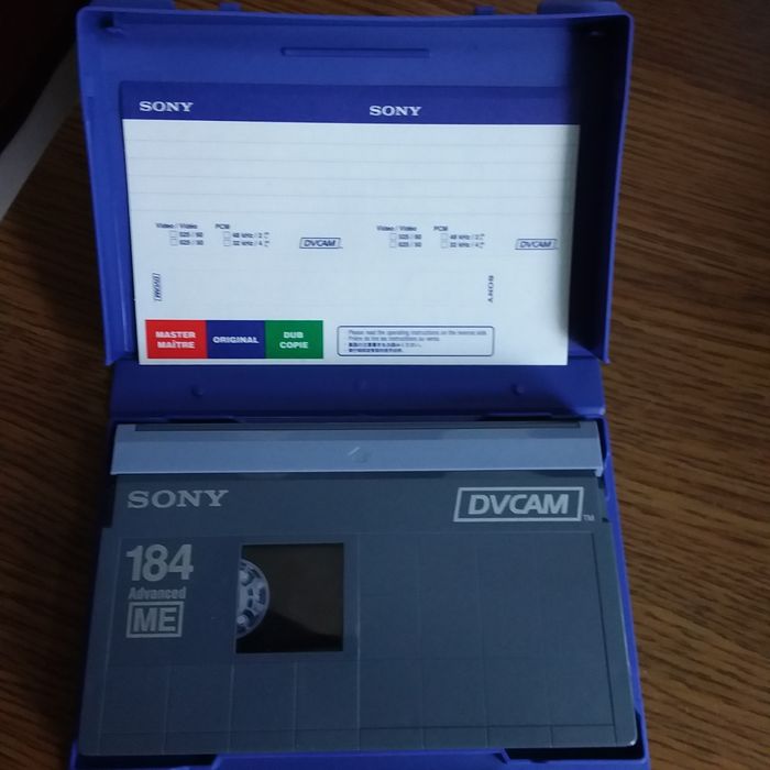 Кассеты SONY PDV-184N и для видеокамеры (маленькие)