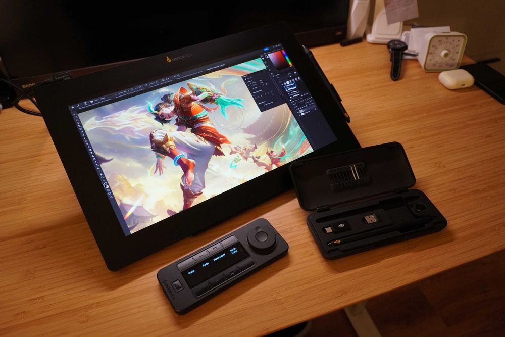 Xencelabs Pen Display 16 Bundle 4K OLED + Quick Keys + Stand, idealny