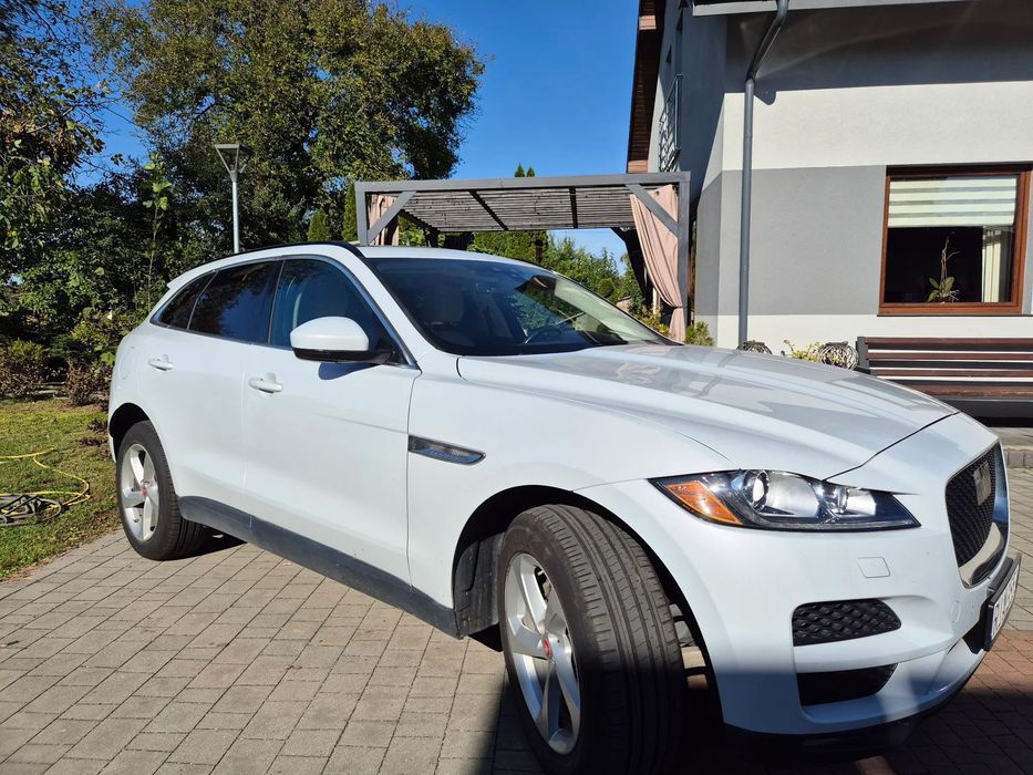 Jaguar F-Pace 4x4 mały przebieg 2.0 benz.
