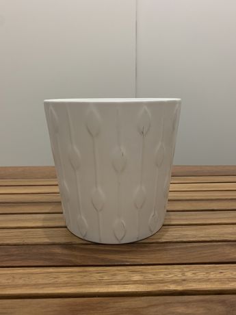 Vaso branco com padrão