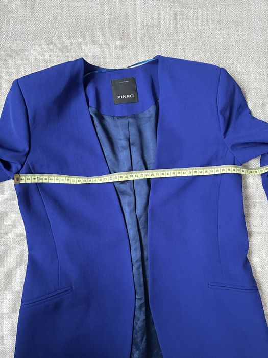 Marynarka PINKO – kobaltowa, elegancka, bez zapięcia – rozmiar 40