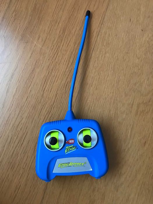 Carro Telecomandado Edge Runner 2