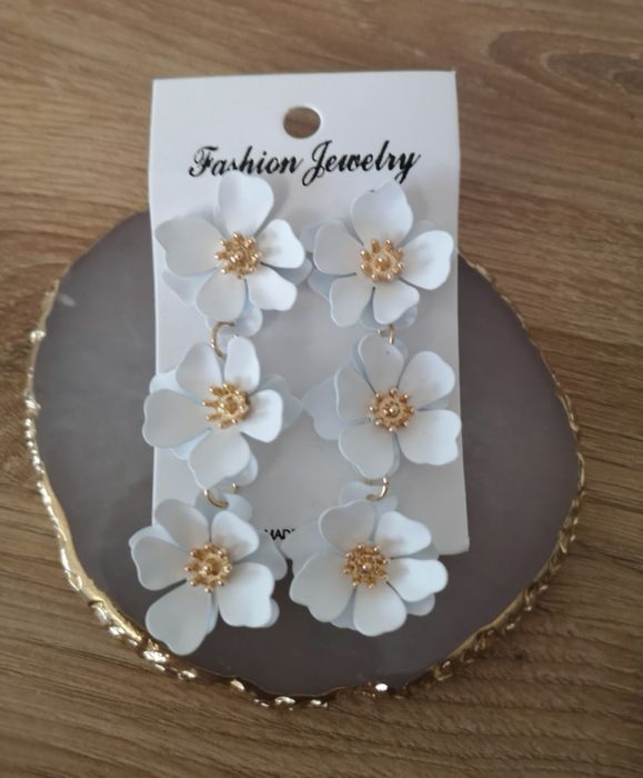Kolczyki damskie długie kwiaty kwiatek białe złote boho stal chirurgic