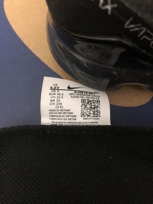 Кросівки Nike AIR VAPORMAX колір: сірий 36,5