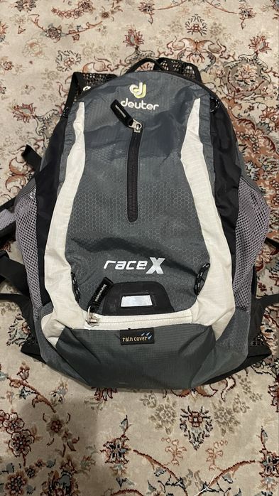 Deuter race x 12 l вживаний сірий гарний рюкзак велорюкзак