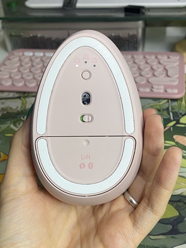 Logitech lift vertical