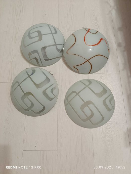 люстра плафон   4 шт,ніяких тріщин,сколів,подряпин,як нові