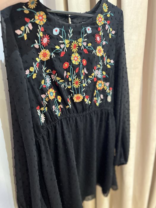 Плаття з вишивкою