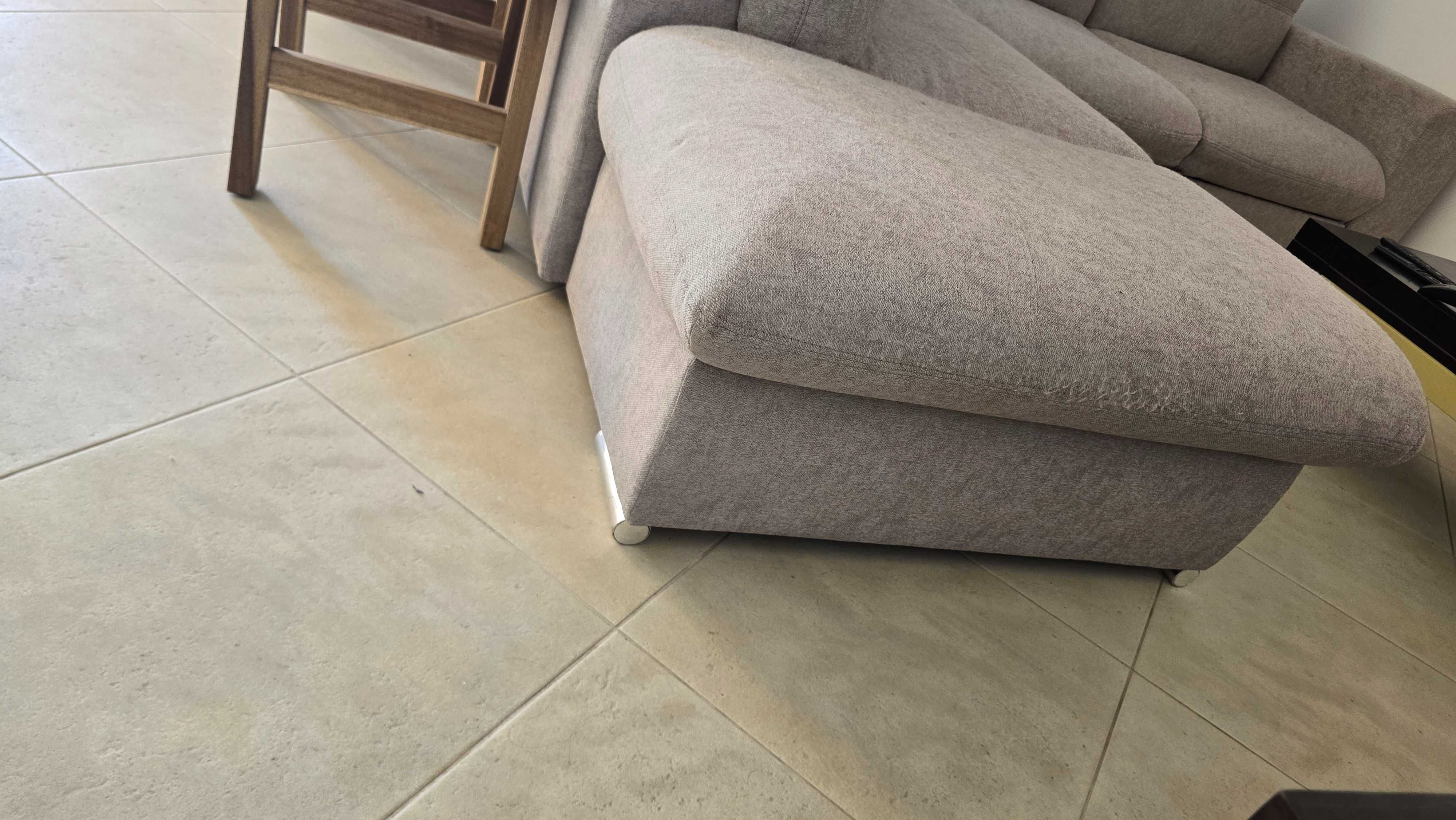 Sofa cinza claro