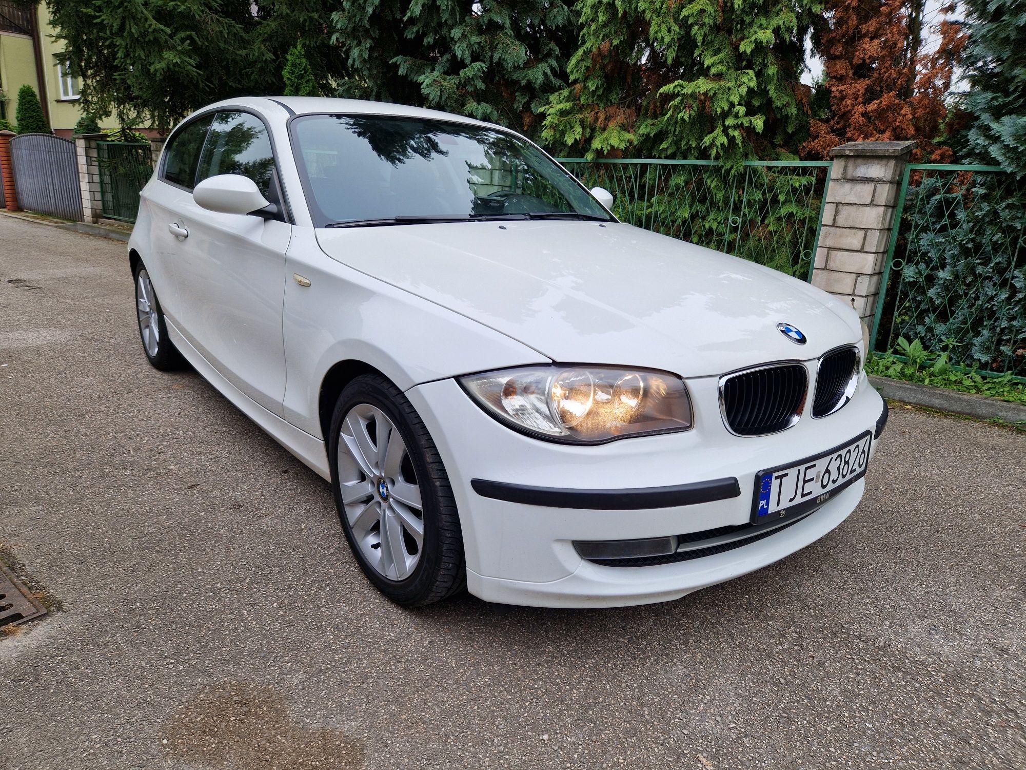 BMW seria 1 lift 2.0 benzyna zadbany zarejestrowany