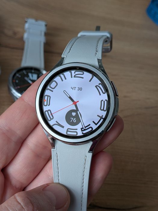 Samsung Galaxy Watch 6 Classic 47mm •